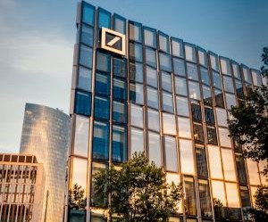 Les actions offrent un potentiel de croissance à long terme et de revenus de dividendes en investissant dans des entreprises qui créent de la valeur au fil du temps, mais elles comportent également un risque important en raison de la volatilité des marchés, des cycles économiques et des événements propres à chaque entreprise ; l'essentiel est d'investir avec une stratégie claire, une diversification appropriée et uniquement avec un capital qui ne compromettra pas votre stabilité financière.